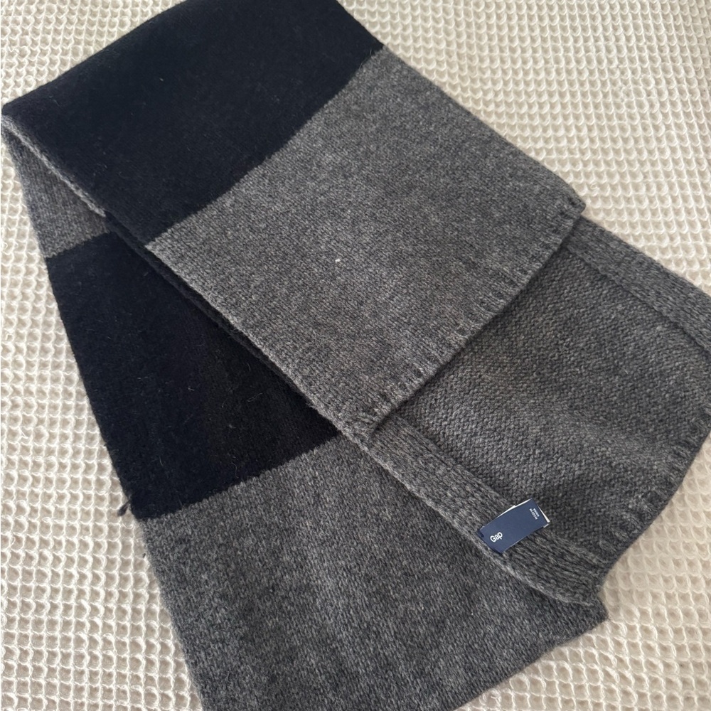 GAP Charcoal Knit Scarf